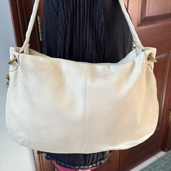 Hobo Leather cream colored hobo bag expanding bottom exterior back pocket VGUC - Picture 1 of 16